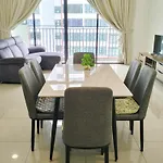 Jb Austin Regency @ Simple Tidy Comfort 7 Pax