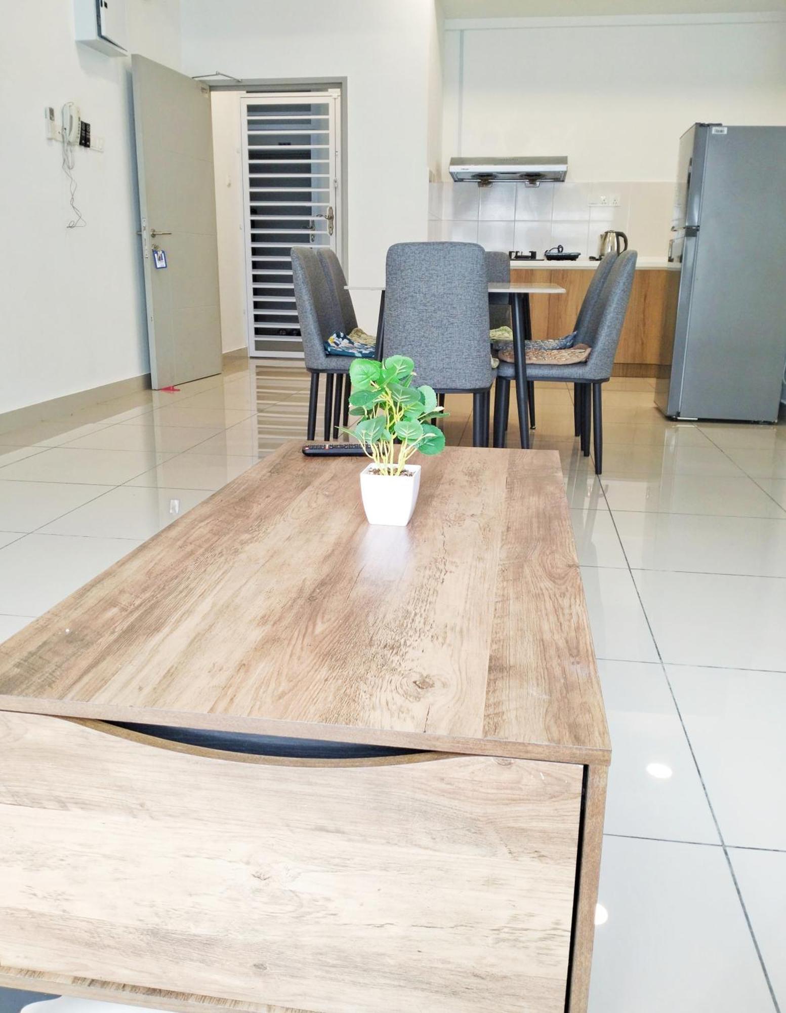 Pangsapuri Jb Austin Regency @ Simple Tidy Comfort 7 Pax